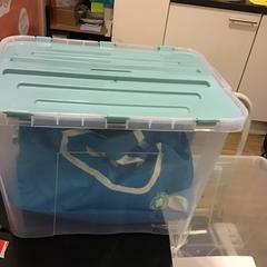 Plastbeholder bak, som rapportert av Qbuzz U-OV ved bruk av iLost