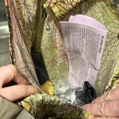 Polyester ANWB-tasje met inhoud (o.a. sleutelbos), iLost'a bildirildiği gibi