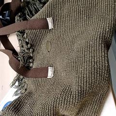 セーター がiLostで IKEA Saint-Etienne によって報告されました