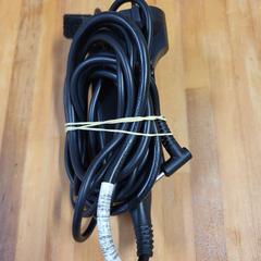 Laptop charger, as reported by Bolognalaan 101 using iLost