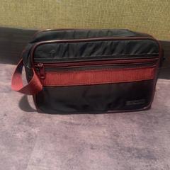 Toilettas, a été signalé par Van der Valk Hotel Haarlem utilisant iLost