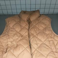 Kleding - bodywarmer, como reportado por Centraal magazijn utilizando o iLost