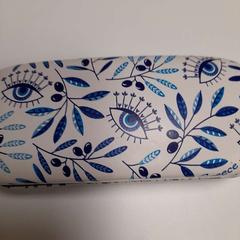 Szemüvegtok Poudro, amint azt IKEA Praha – Zličín az iLost segítségével jelentette.