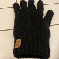 Zwarte  wollen handschoen, as reported to iLost