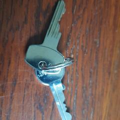 2 sleutels aan ring, segons s'ha informat a iLost