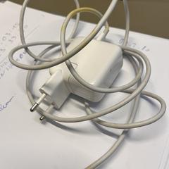 Adaptador wit, segundo informou Vrije Universiteit Brussel (VUB) usando iLost
