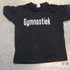 Kleding zwarte gymnastiek shirt, gisa salatu by Gemeente Leopoldsburg iLost erabiliz