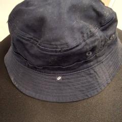 Vedro klobúk Bleu marine Decathlon, ako bolo nahlásené IKEA Marseille La Valentine pomocou iLost