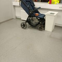 عربة أطفال، كما تم الإبلاغ عنه بواسطة IKEA Åsane عبر iLost