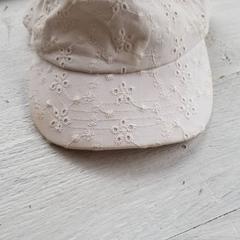 Čiapka Wit, ako bolo nahlásené DierenPark Amersfoort pomocou iLost