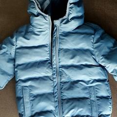 Veste Licht blauw, a été signalé par Centraal magazijn utilisant iLost