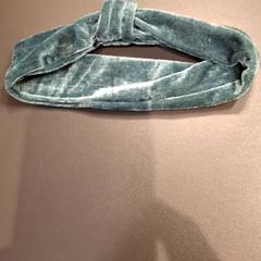 Scrunchie, come riportato da IKEA Paris Nord Roissy utilizzando iLost