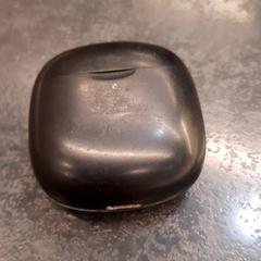 이어폰케이스 Zwart, iLost를 사용하여 Rotterdam The Hague Airport에 보고됨