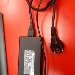 Oplader laptop, som rapportert av UvA REC ved bruk av iLost