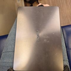 Donker grijze asus laptop an iLost gemeldet
