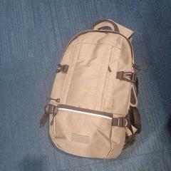 حقائب الظهر والحقائب النهارية eastpack، كما تم الإبلاغ عنه بواسطة Stad Hasselt عبر iLost