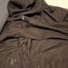 Jakke Zwart, som rapportert av IKEA Wilrijk ved bruk av iLost