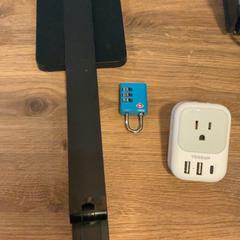 Llum, Adaptador & Cadenat adap adaptareur, segons ha informat MEININGER Hotel Marseille Centre la Joliette mitjançant iLost