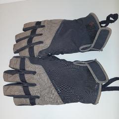Gloves, as reported by Stad Halen using iLost