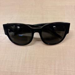 Ulleres de sol, segons ha informat IKEA Liège mitjançant iLost