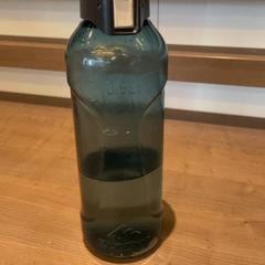 Garrafa, como reportado por Pathé Arnhem utilizando o iLost