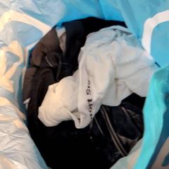 Kleding, gisa salatu by Ziekenhuis Oost-Limburg iLost erabiliz