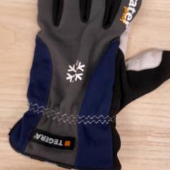 Gloves, as reported by IKEA Gävle using iLost