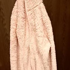 Abrigo Pink, ha sido reportado por Mövenpick Hotel Amsterdam City Centre con iLost