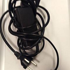 Laptop+lader Zilver, iLost를 사용하여 Vrije Universiteit Amsterdam에 보고됨