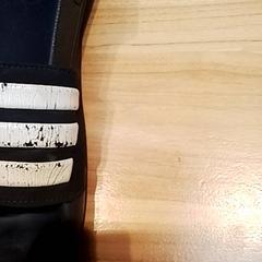 Pantofole da bagno Adidas, come riportato da Beekse Bergen Resorts en Hotel utilizzando iLost