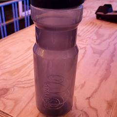 Drinking bottle Grijs Domyos, as reported by Schaatsbaan Rotterdam using iLost