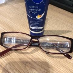 Brille Diamanten accenten, gemeldet von Van der Valk Hotel Haarlem über iLost