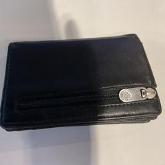 Portemonnee Op naam van cingolani، كما تم الإبلاغ عنه بواسطة Gemeente Amsterdam عبر iLost