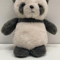 パンダのぬいぐるみ, amint azt IKEA新三郷 az iLost segítségével jelentette.