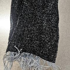 Šátek šal, jak nahlášeno IKEA Bratislava pomocí iLost