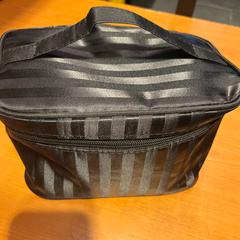 Toilet bag, gisa salatu by Van der Valk Hotel Houten iLost erabiliz