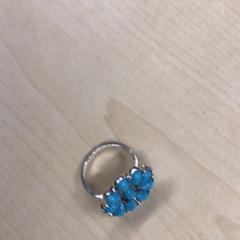 Anel Zilverkleurig met blauwe steentjes, segundo informou Gemeente Nijmegen usando iLost