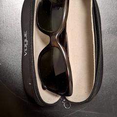 Puzdro na okuliare s okuliarmi, ako bolo nahlásené IKEA Paris - Italie Deux pomocou iLost