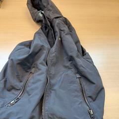 Veste, a été signalé par Centraal magazijn utilisant iLost