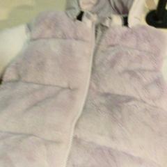 İLost kullanarak IKEA Wilrijk tarafından bildirildiği gibi Dış giyim Paars