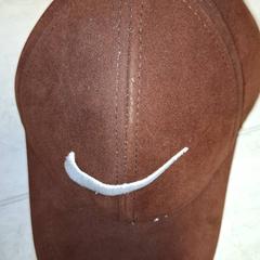 Boné, como reportado por Qbuzz DMG utilizando o iLost