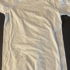 Klær Weißes t-Shirt, som rapportert av MEININGER Hotel Dresden Zentrum ved bruk av iLost