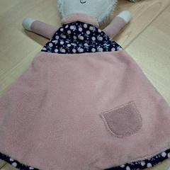 Peluche pulseira, como reportado por IKEA Caen Fleury-sur-Orne utilizando o iLost