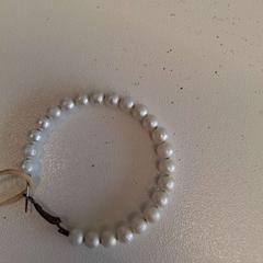 보석류 armband, iLost를 사용하여 Regio West-Vlaanderen에 보고됨