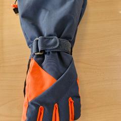 Guantes wed'ze, ha sido reportado por Regio Oost-Vlaanderen con iLost