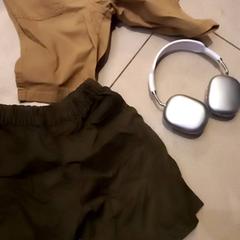 Headphones & shorts, zoals gemeld door Leonardo Royal Hotel Amsterdam met iLost