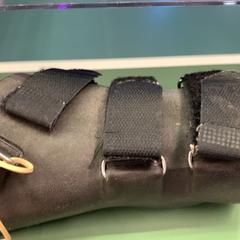 Pols/handsteun zwart, som rapportert av Eindhoven Airport ved bruk av iLost