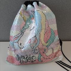 Tornazsák "Einhorn", bunt, amint azt Wilmering Brinkum az iLost segítségével jelentette.
