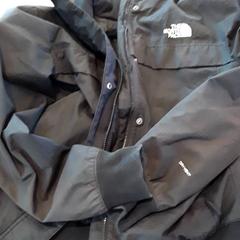 السترة، كما تم الإبلاغ عنه بواسطة EBS Tramplein عبر iLost