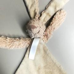 ブランケット Happy horse konijn がiLostで Burgers' Zoo によって報告されました